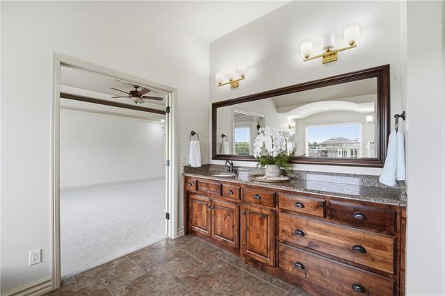 324 NW Thoreau Circle, Lee's Summit, MO 64081
