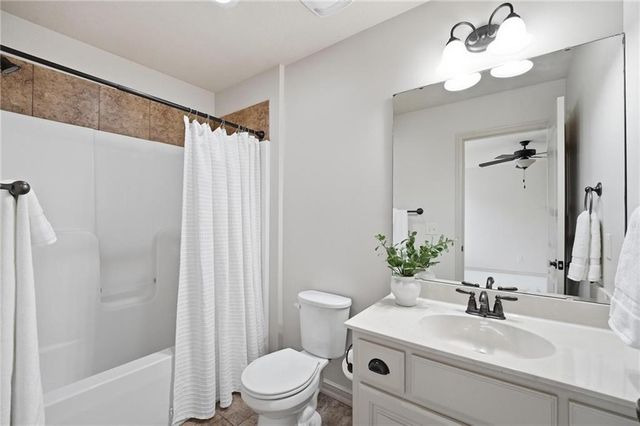 324 NW Thoreau Circle, Lee's Summit, MO 64081