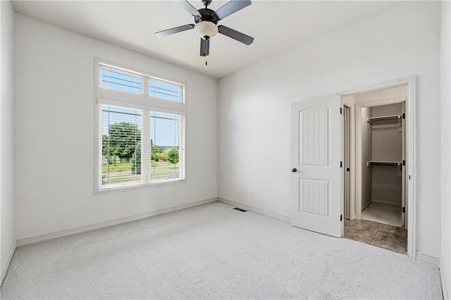 324 NW Thoreau Circle, Lee's Summit, MO 64081