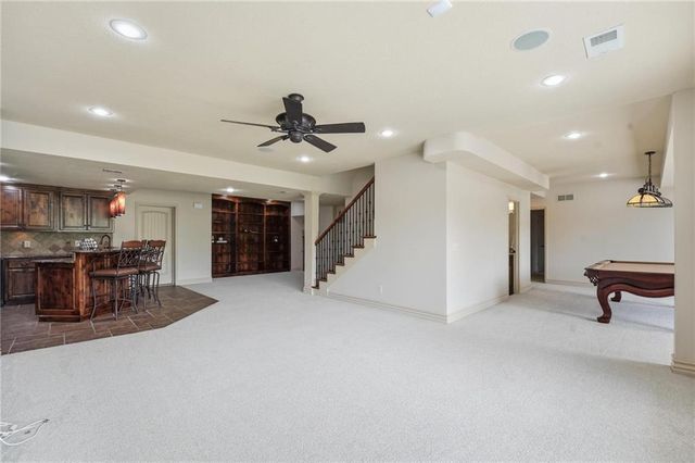 324 NW Thoreau Circle, Lee's Summit, MO 64081