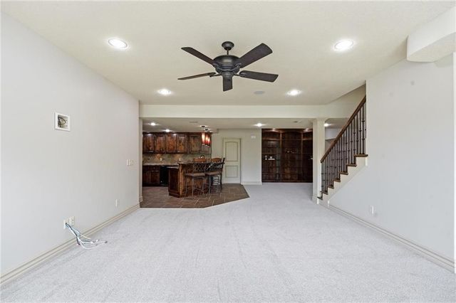 324 NW Thoreau Circle, Lee's Summit, MO 64081