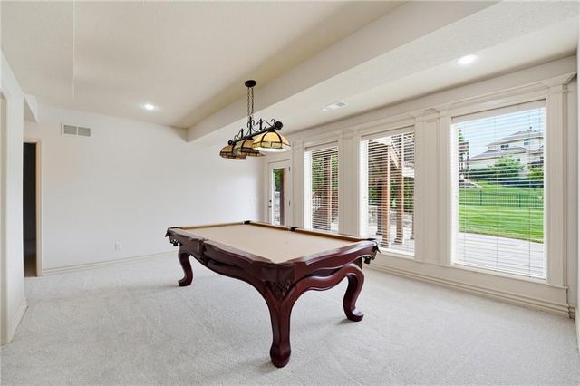 324 NW Thoreau Circle, Lee's Summit, MO 64081