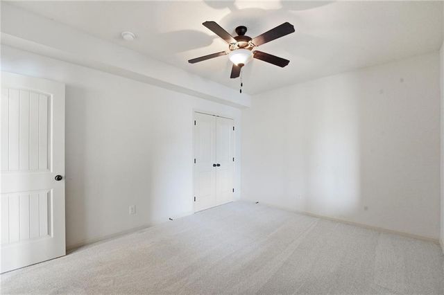 324 NW Thoreau Circle, Lee's Summit, MO 64081