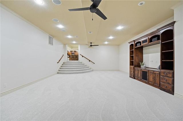 324 NW Thoreau Circle, Lee's Summit, MO 64081