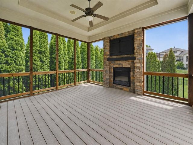 324 NW Thoreau Circle, Lee's Summit, MO 64081