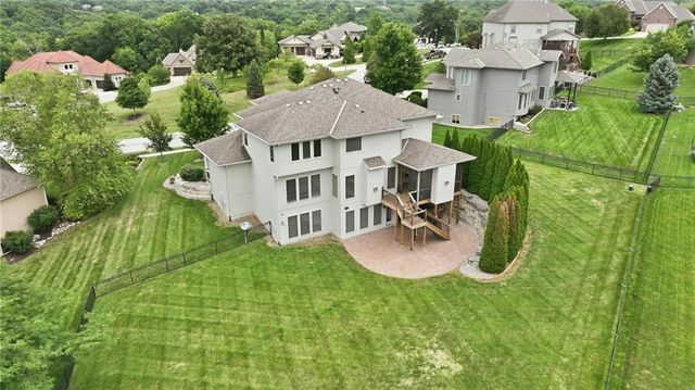 324 NW Thoreau Circle, Lee's Summit, MO 64081