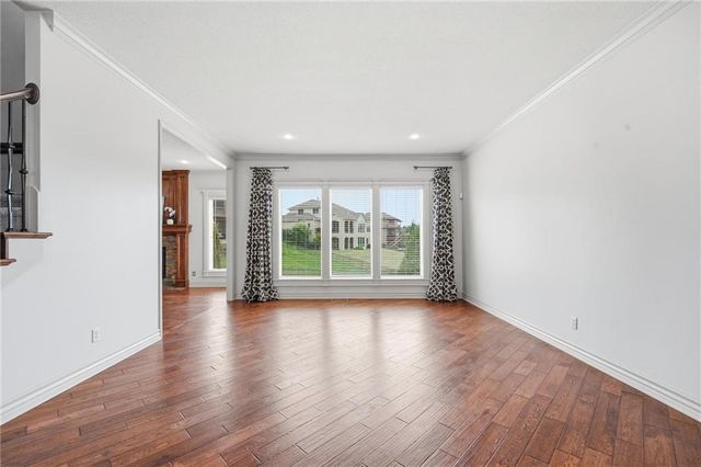 324 NW Thoreau Circle, Lee's Summit, MO 64081
