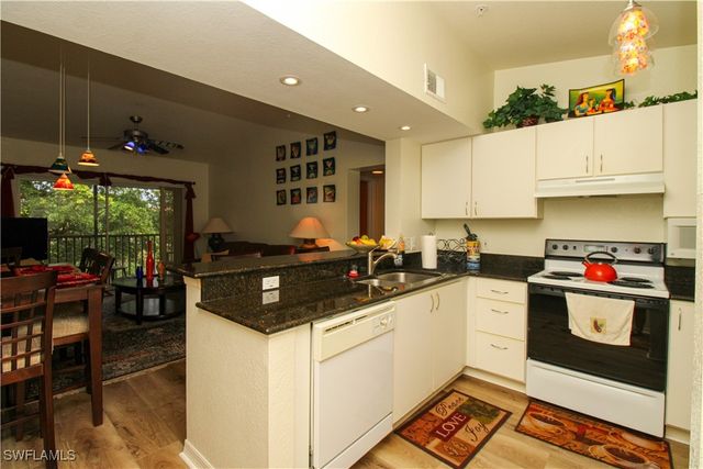 8287 Key Royal LN 1531, Naples, FL 34119