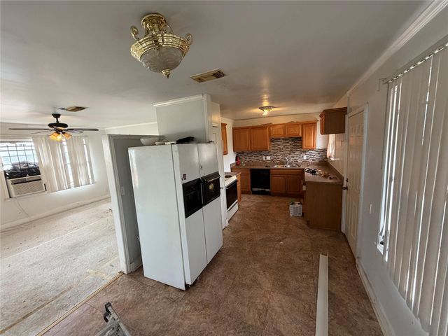 904 E 39th Street, Houston, TX 77022