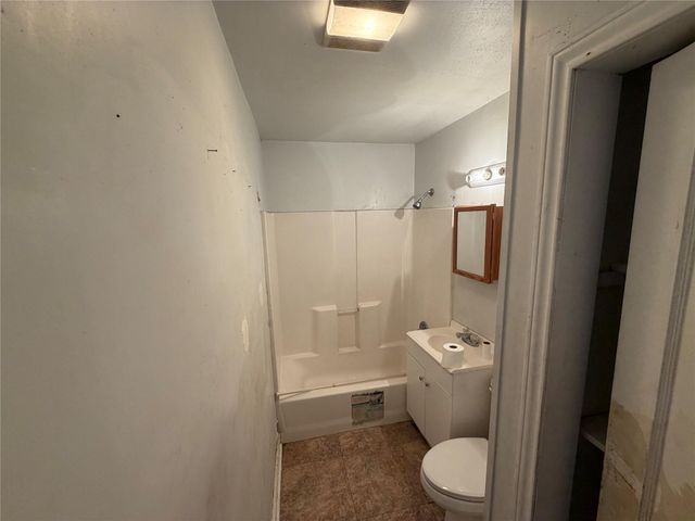 904 E 39th Street, Houston, TX 77022