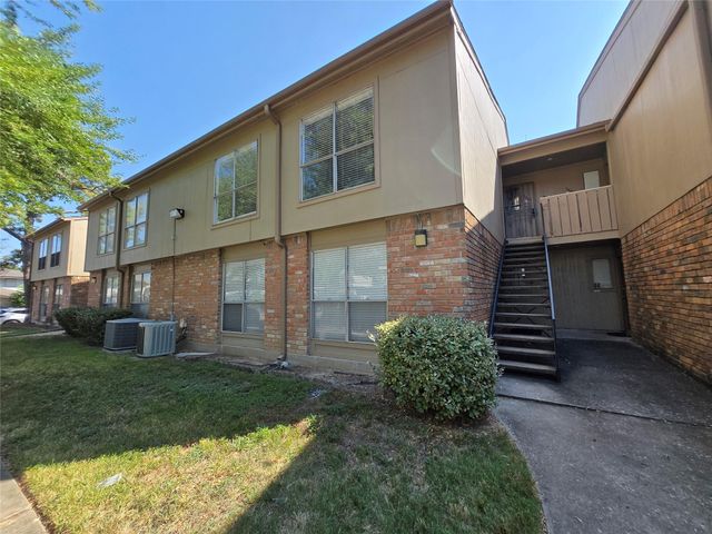 5661 Birchmont Drive E, Houston, TX 77091