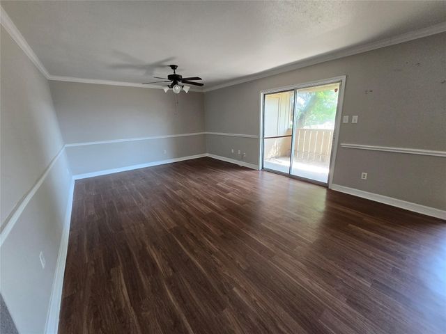 5661 Birchmont Drive E, Houston, TX 77091