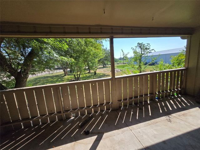 5661 Birchmont Drive E, Houston, TX 77091