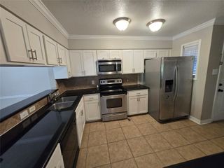 5661 Birchmont Drive E, Houston, TX 77091