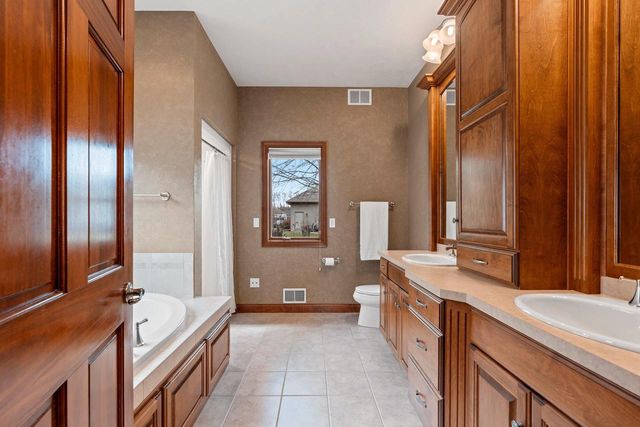 278 PETERLYNN DRIVE, Wrightstown, WI 54180
