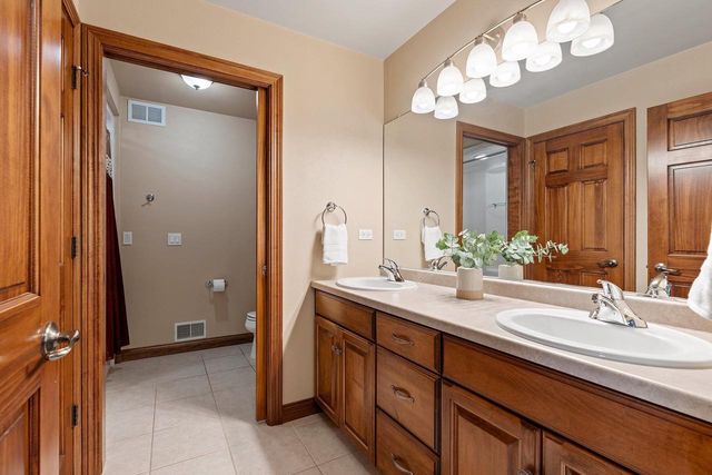 278 PETERLYNN DRIVE, Wrightstown, WI 54180