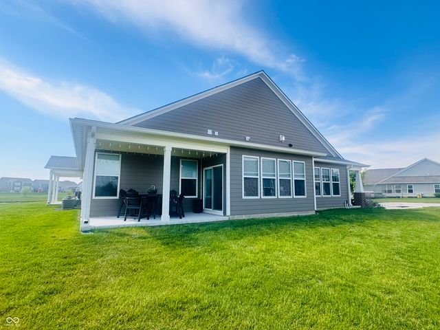 11730 Harvester Circle S, Noblesville, IN 46060