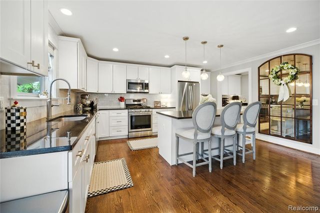 4223 Hampton Boulevard, Royal Oak, MI 48073