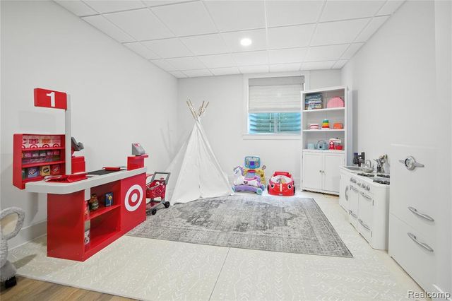 4223 Hampton Boulevard, Royal Oak, MI 48073