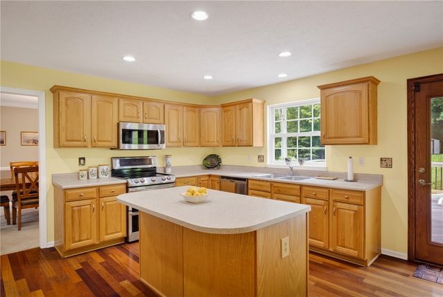 5426 Forest Edge Dr, South Fayette, PA 15057