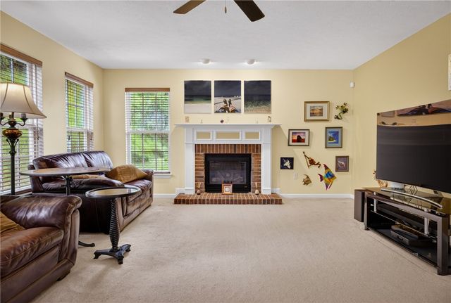 5426 Forest Edge Dr, South Fayette, PA 15057