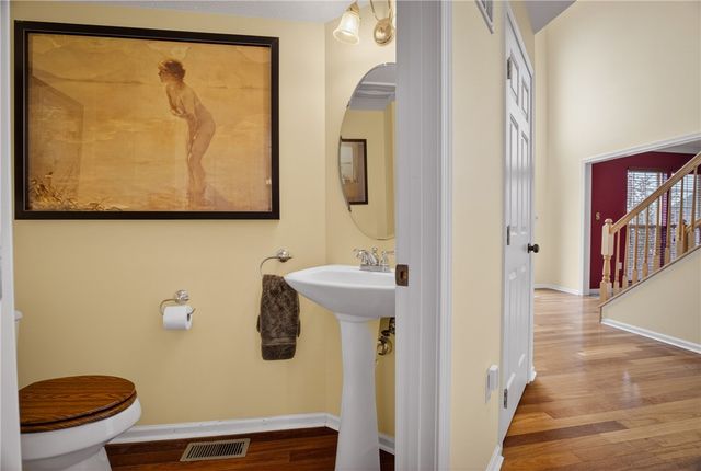 5426 Forest Edge Dr, South Fayette, PA 15057