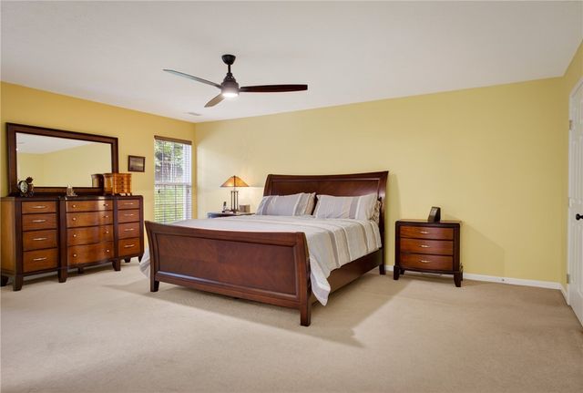 5426 Forest Edge Dr, South Fayette, PA 15057