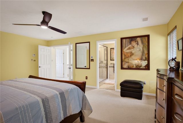 5426 Forest Edge Dr, South Fayette, PA 15057