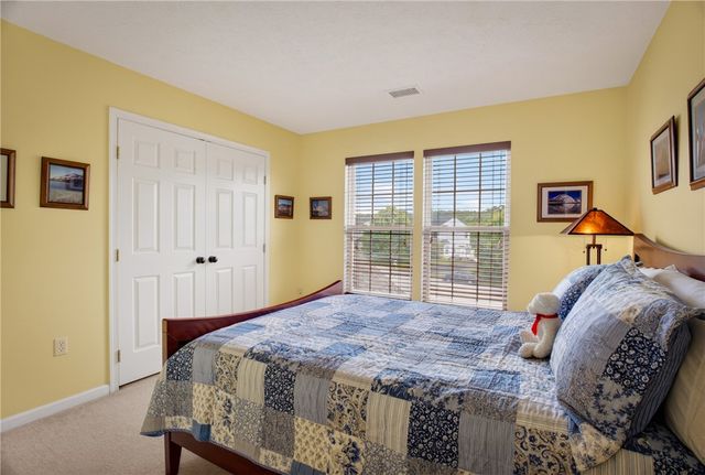 5426 Forest Edge Dr, South Fayette, PA 15057