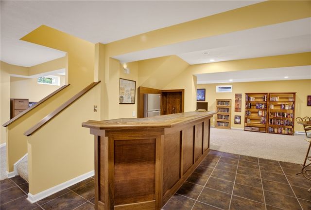 5426 Forest Edge Dr, South Fayette, PA 15057