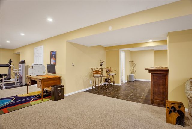 5426 Forest Edge Dr, South Fayette, PA 15057