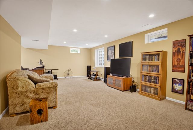 5426 Forest Edge Dr, South Fayette, PA 15057