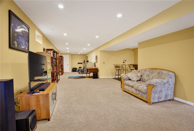 5426 Forest Edge Dr, South Fayette, PA 15057