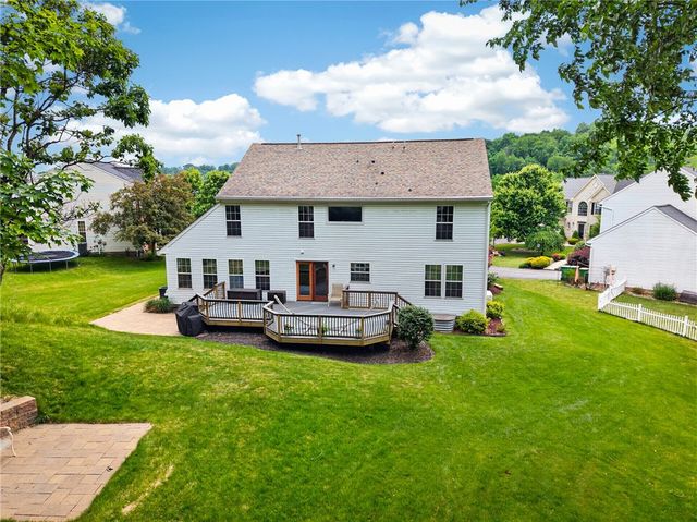 5426 Forest Edge Dr, South Fayette, PA 15057