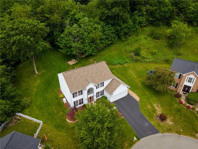 5426 Forest Edge Dr, South Fayette, PA 15057