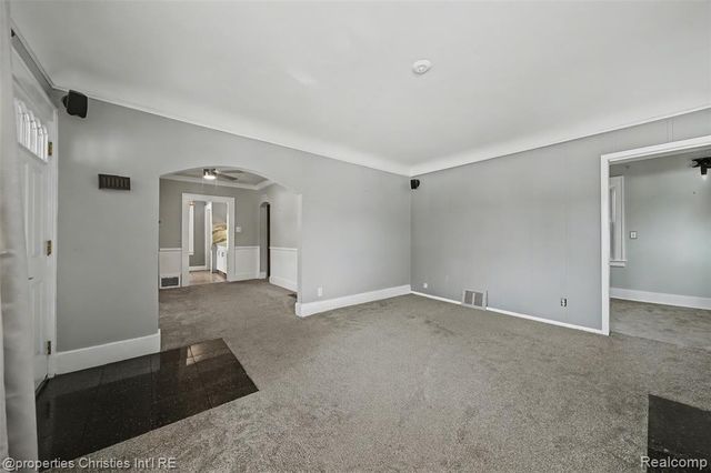 910 W Drayton Street, Ferndale, MI 48220