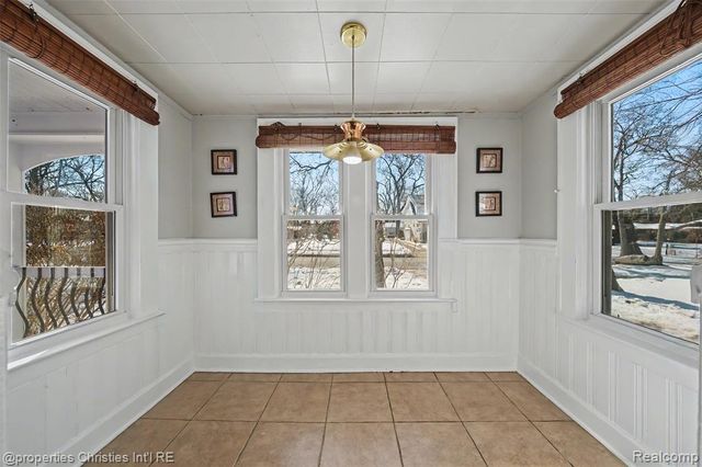 910 W Drayton Street, Ferndale, MI 48220