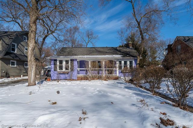 910 W Drayton Street, Ferndale, MI 48220