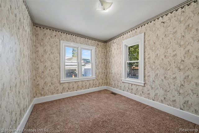 910 W Drayton Street, Ferndale, MI 48220