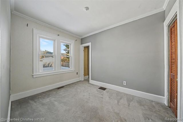 910 W Drayton Street, Ferndale, MI 48220