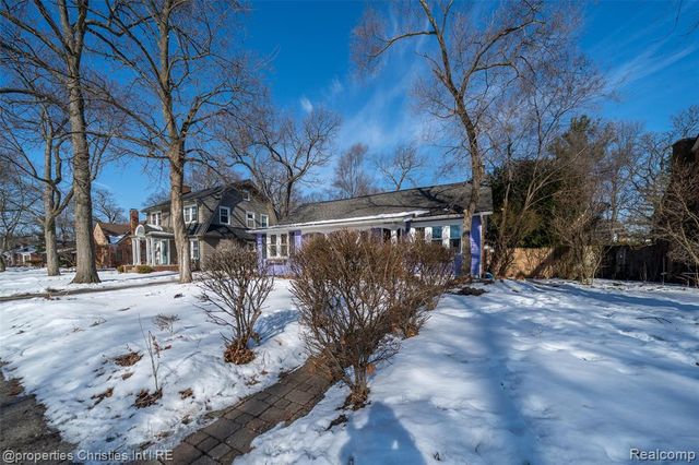 910 W Drayton Street, Ferndale, MI 48220