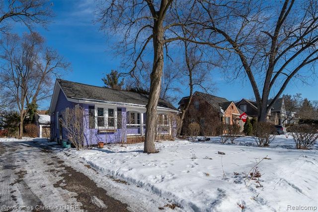 910 W Drayton Street, Ferndale, MI 48220