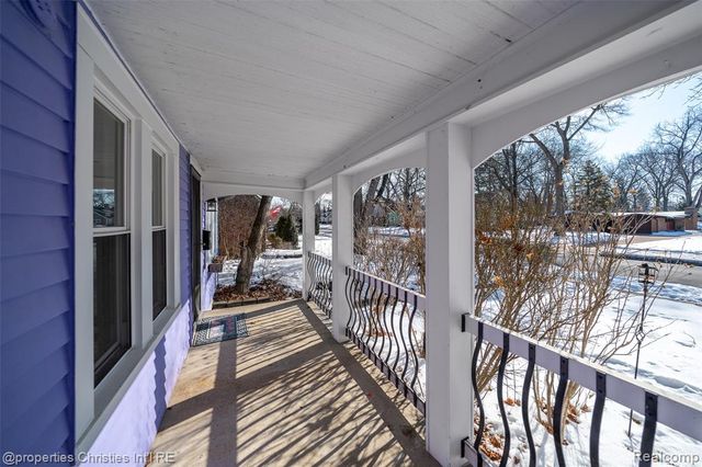 910 W Drayton Street, Ferndale, MI 48220