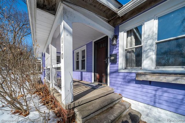 910 W Drayton Street, Ferndale, MI 48220