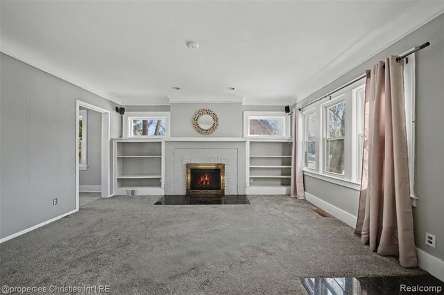 910 W Drayton Street, Ferndale, MI 48220