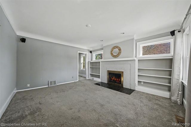 910 W Drayton Street, Ferndale, MI 48220