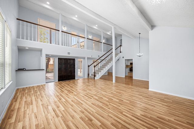 2926 Meadowcreek Drive, Missouri City, TX 77459