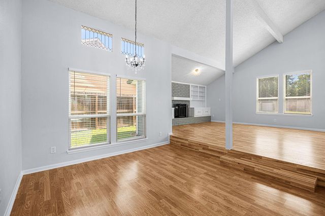 2926 Meadowcreek Drive, Missouri City, TX 77459