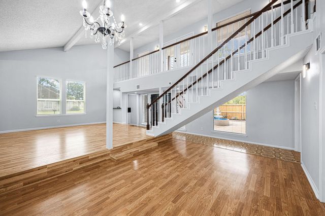 2926 Meadowcreek Drive, Missouri City, TX 77459