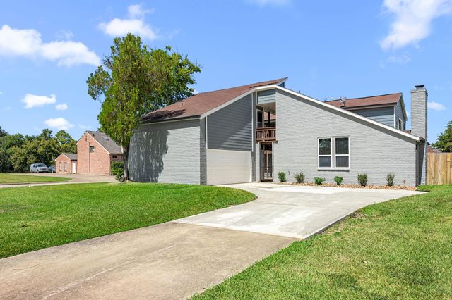 2926 Meadowcreek Drive, Missouri City, TX 77459